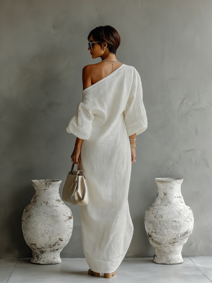 Vestido Fluido Elegante en Blanco Marfil con Hombros Descubiertos