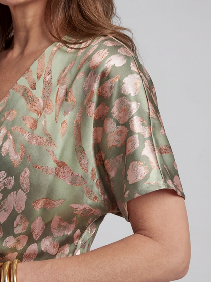 Stella & Grace™ | Vestido Midi de Cuello en V con Torcido en la Cintura y Estampado Abstracto