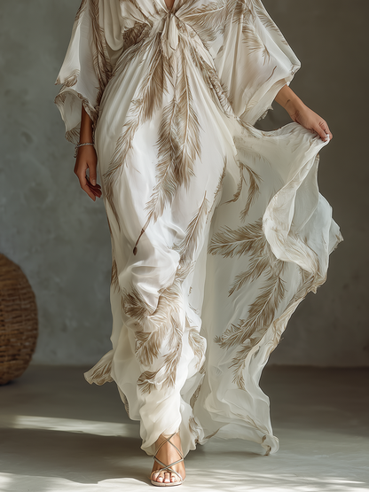 Vestido Maxi en Chiffon Marfil y Taupe con Mangas Dolman y Frontal Trenzado con Estampado de Hoja de Palma