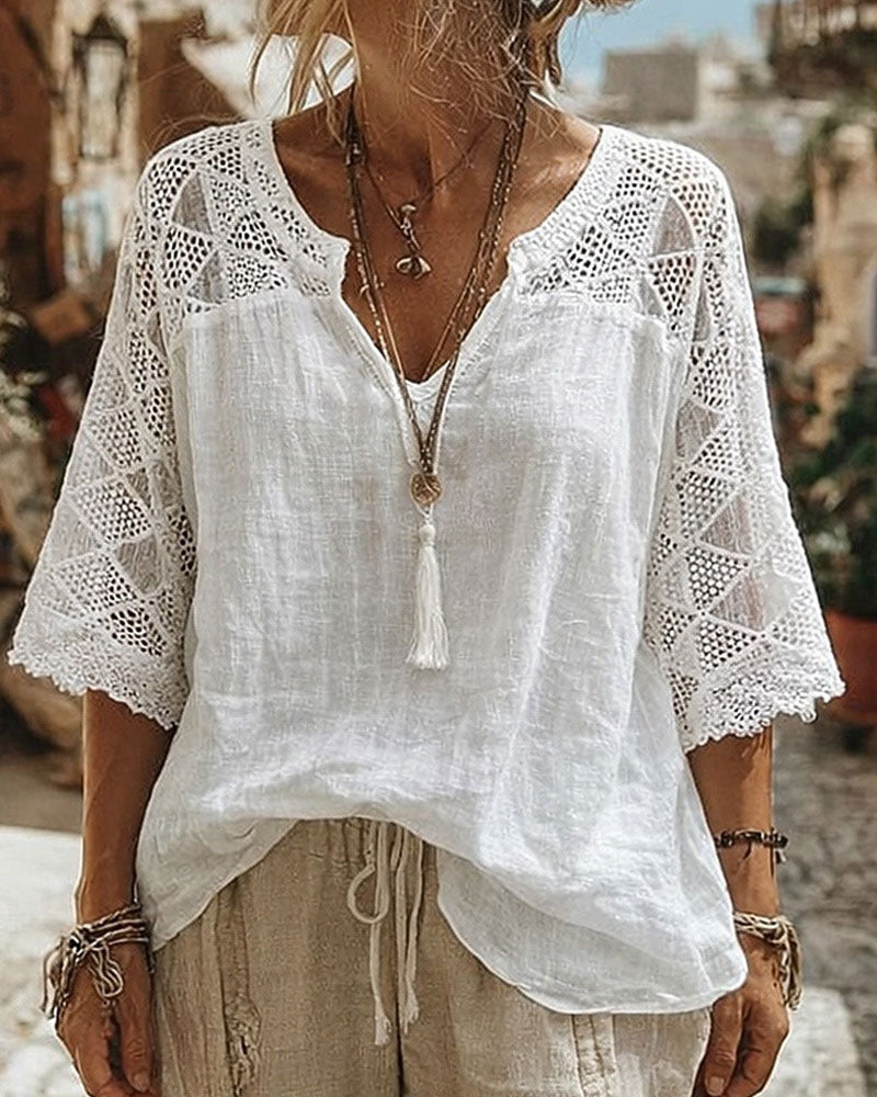 Eyra - Blusa con Cuello en V y Detalle de Encaje