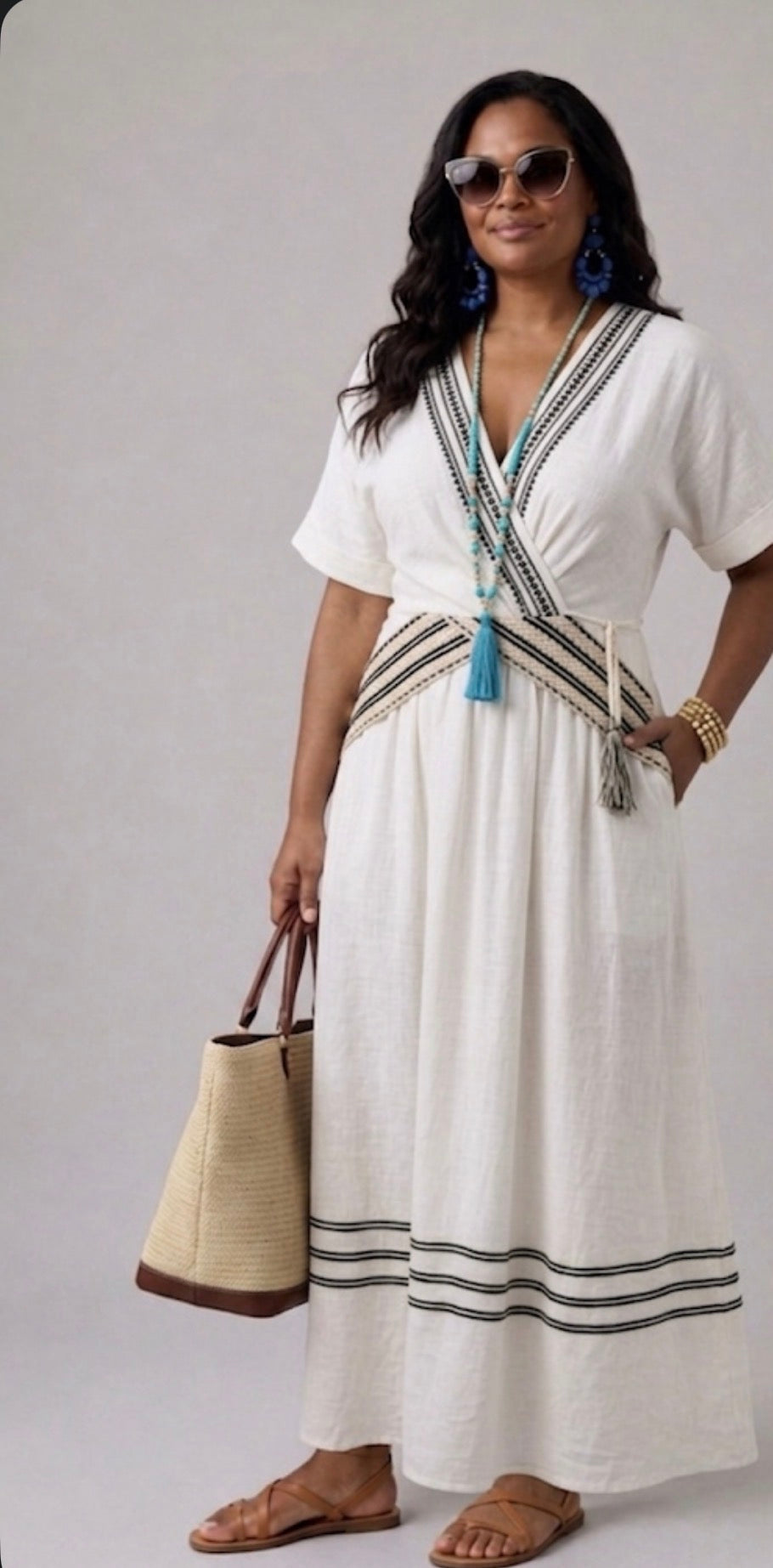 Seren | Vestido midi de manga corta con escote en V y estilo envolvente