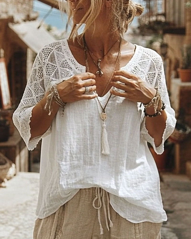 Eyra - Blusa con Cuello en V y Detalle de Encaje