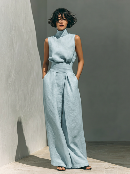 Conjunto compuesto por blusa sin mangas y pantalones