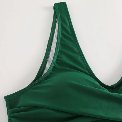 Sarena | Tu conjunto de bikini modelador de abdomen con un elegante escote en V
