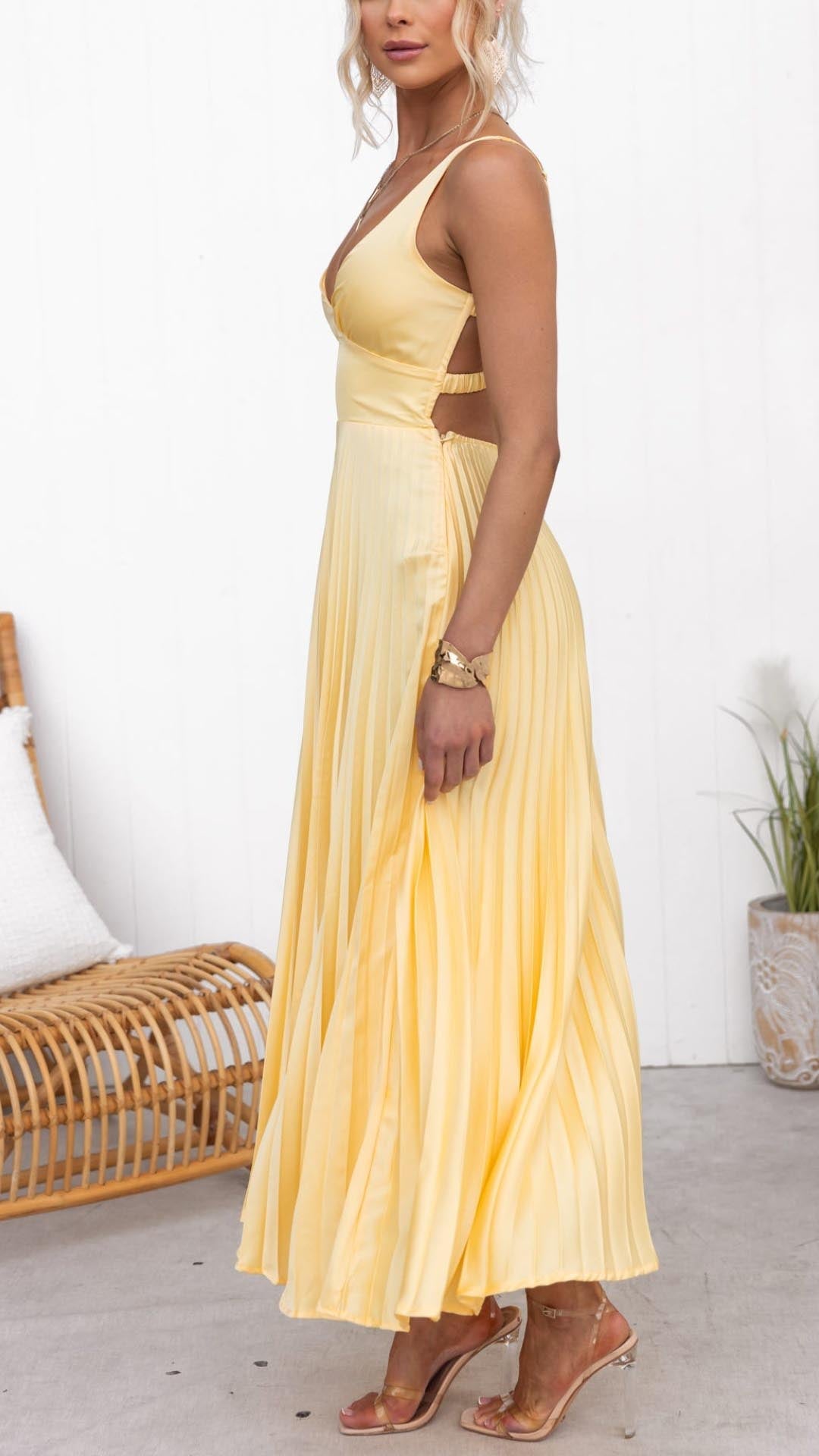 Malka™ | Vestido largo plisado con escote en V