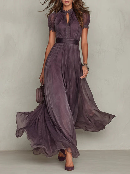 Flavia • Vestido largo morado con escote en forma de llave, borde de encaje de gasa