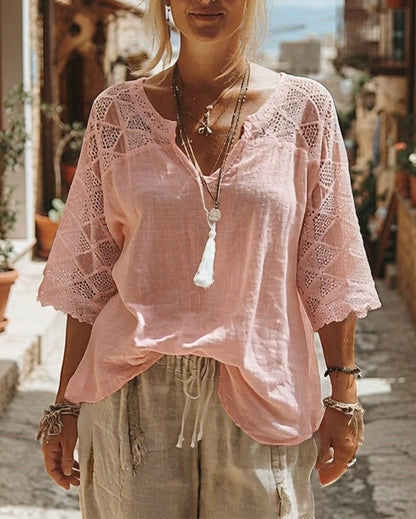 Eyra - Blusa con Cuello en V y Detalle de Encaje