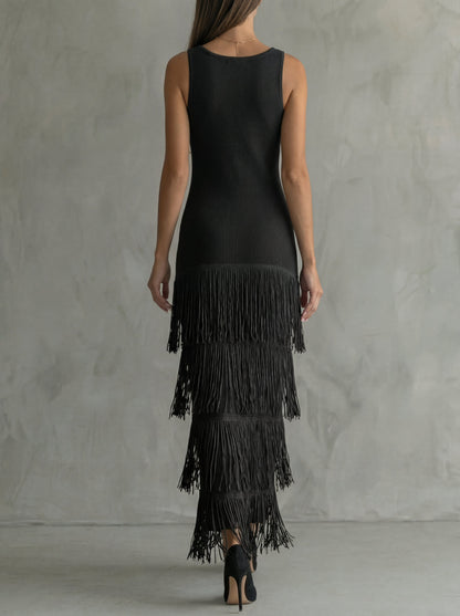 Odette · Vestido largo de espalda descubierta con hombros anchos
